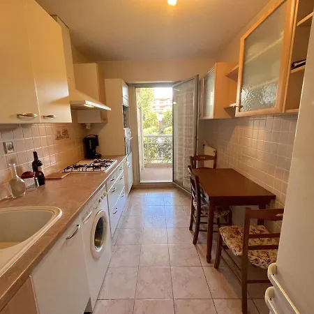 Apartment Appt 3 Pieces Avec Piscine Proche Centre Ville, 4 Couchages, Saint-raphael - Fr-1-226a-144 *