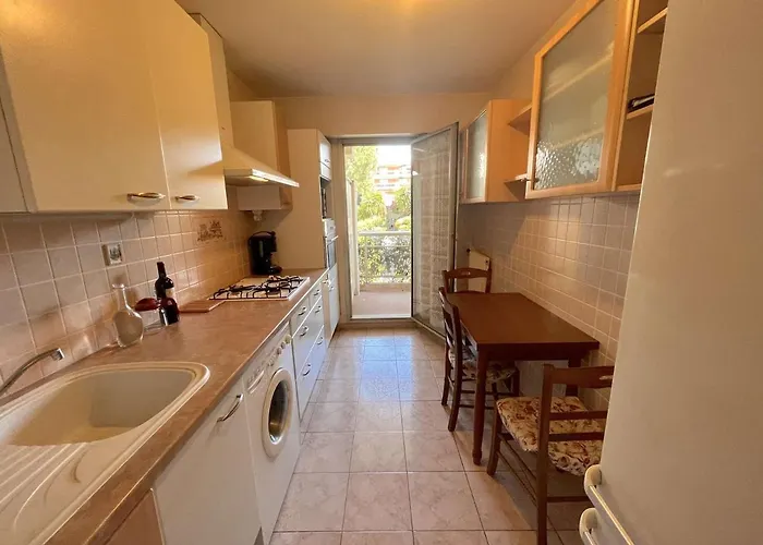 Apartamento Appt 3 Pieces Avec Piscine Proche Centre Ville, 4 Couchages, Saint-raphael - Fr-1-226a-144 *